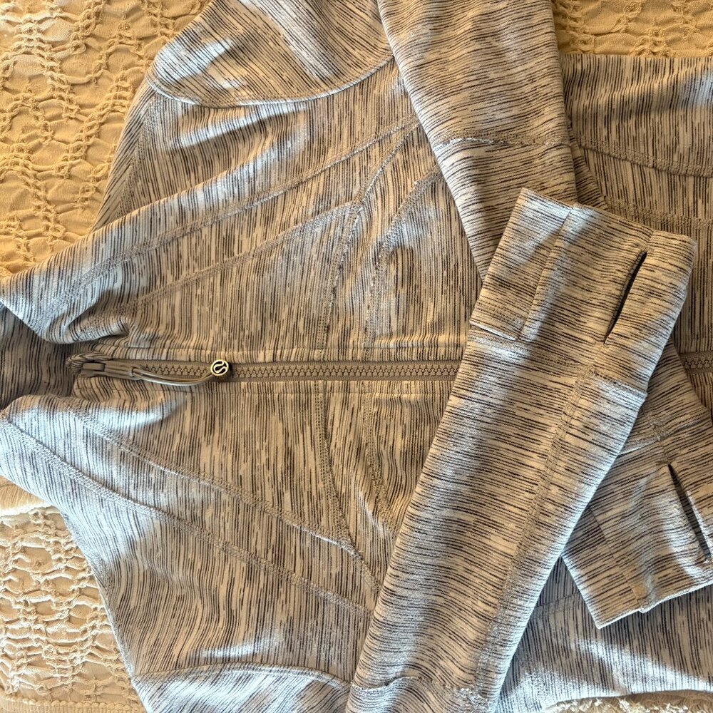 Lululemon Define Jacket - Picture 3 of 4
